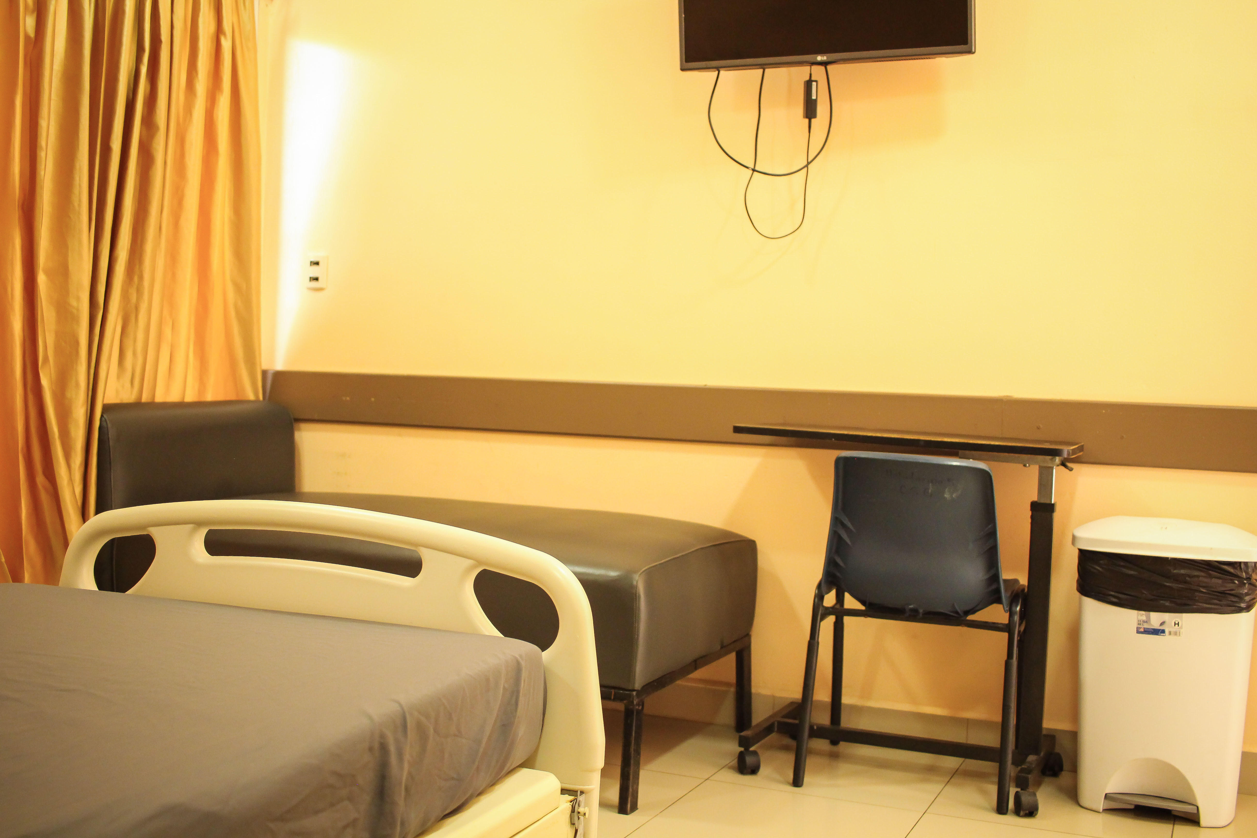 Hospital room 1